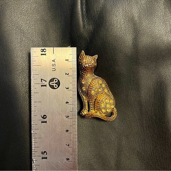 Art Deco bronze finish with rhinestones cat brooch - Picture 2 of 3